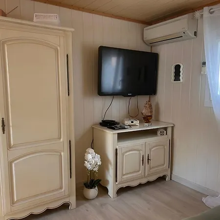 Chalet Bord De *